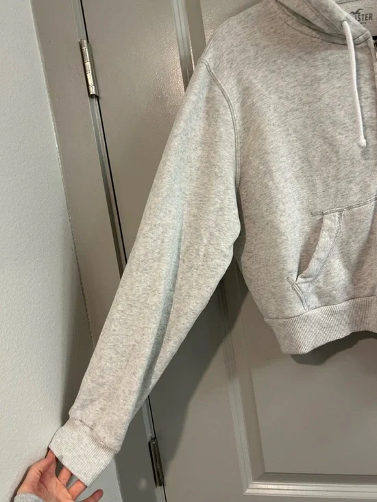 Hollister Light Gray Cropped Zip-Up Hoodie - Picture 2 of 4